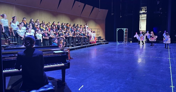 Que Pasa May 9 2025 #2